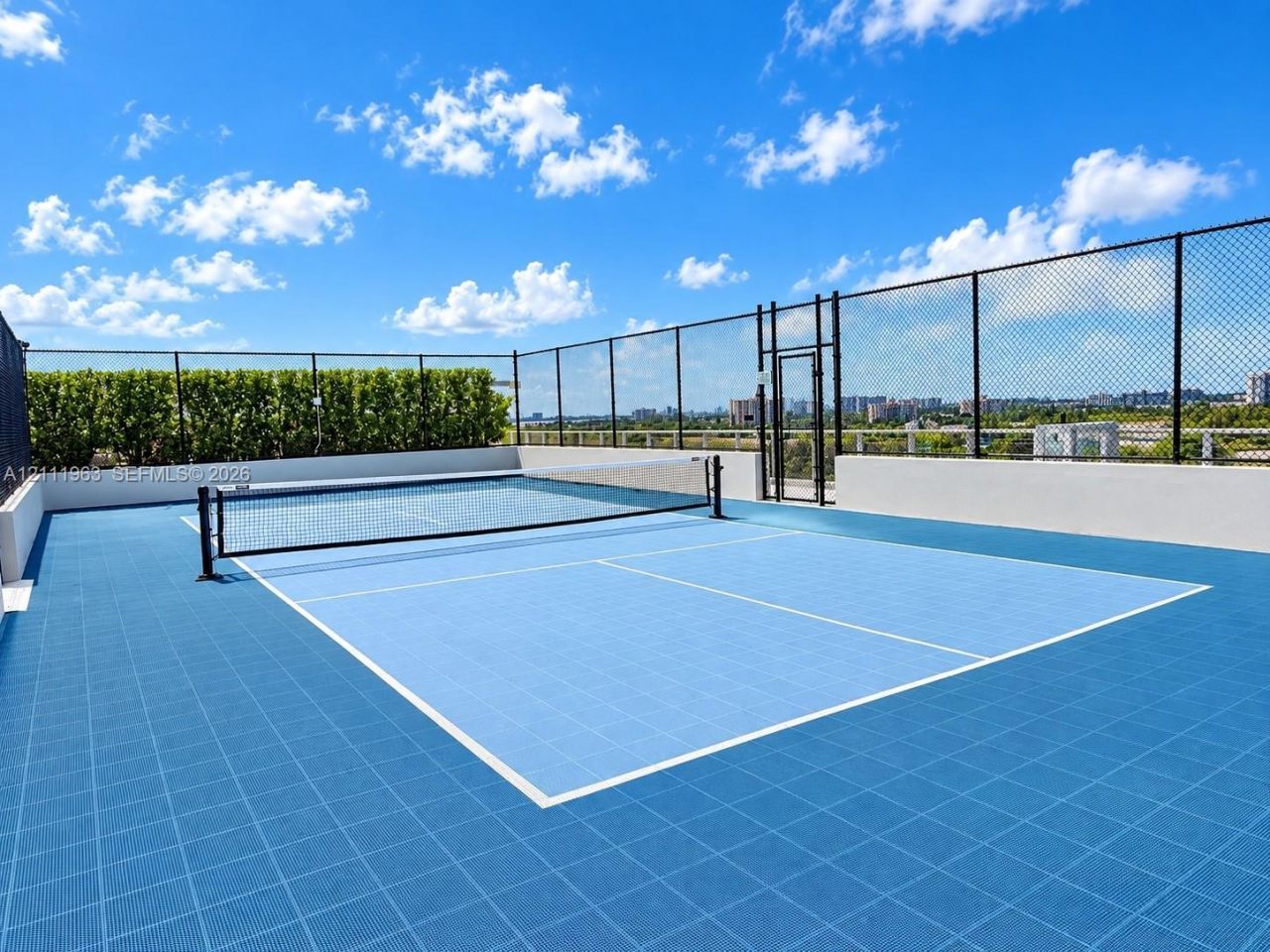 2411 Laguna Cir , Unit 2311, North Miami, FL 33180 Photo