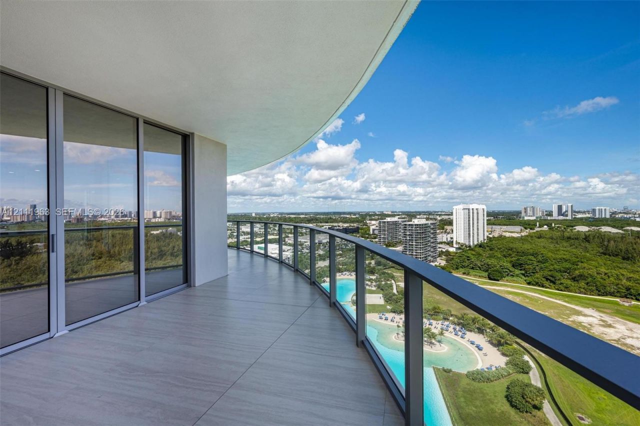 2411 Laguna Cir , Unit 2311, North Miami, FL 33180 Photo