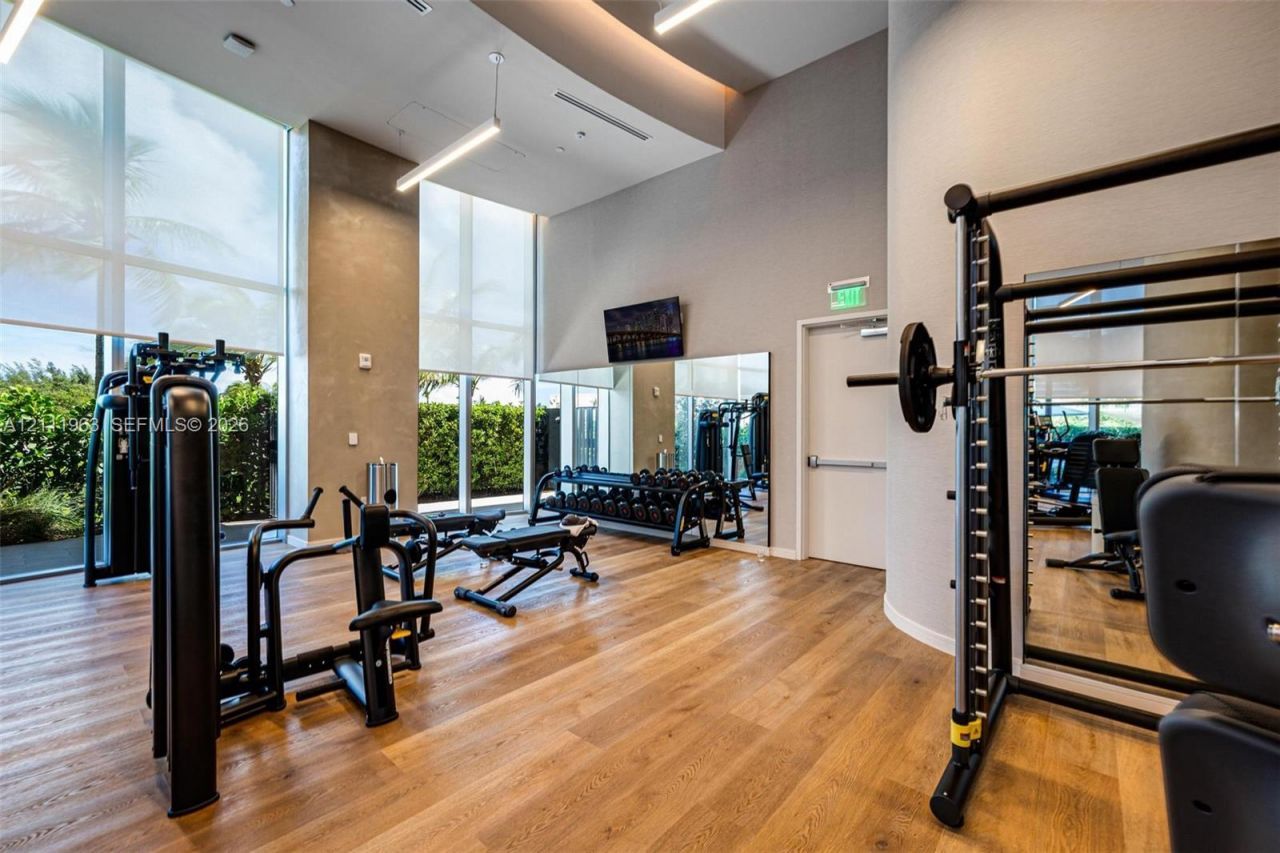 2411 Laguna Cir , Unit 2311, North Miami, FL 33180 Photo