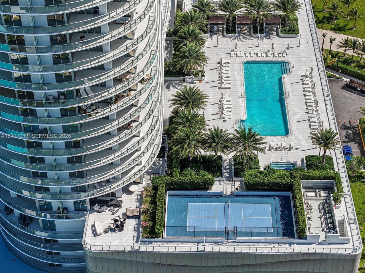 2411 Laguna Cir , Unit 2311, North Miami, FL 33180 Photo