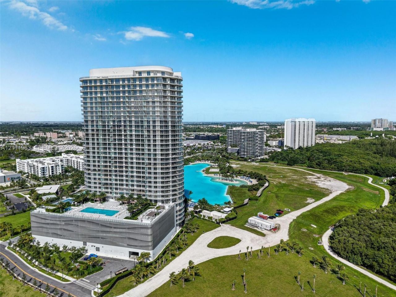 2411 Laguna Cir , Unit 2311, North Miami, FL 33180 Photo