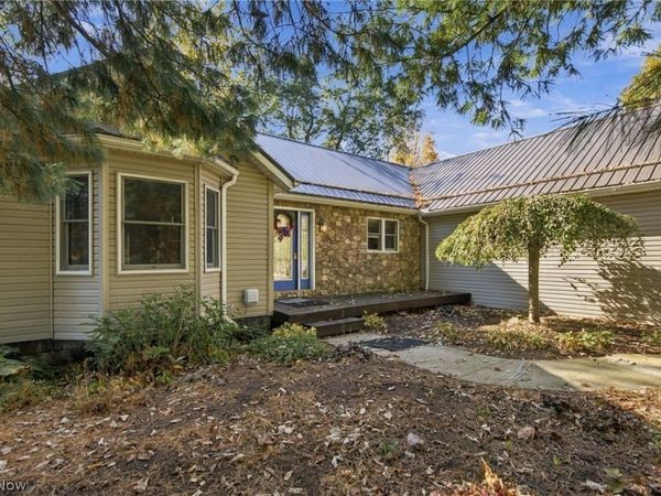 1031 Richards Way , West Farmington, OH 44491