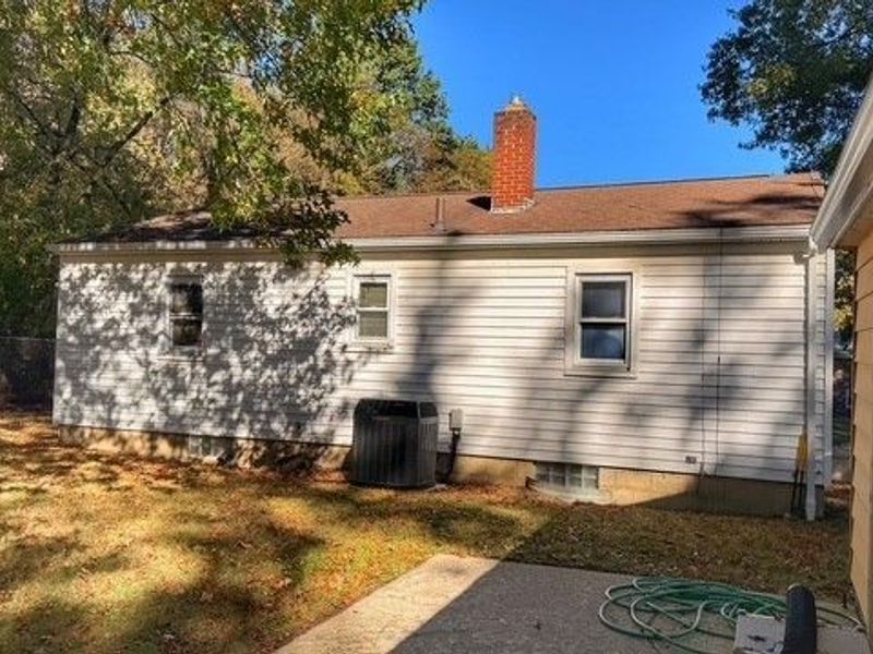 1860 Honodle Avenue , Akron, OH 44305 Photo 7