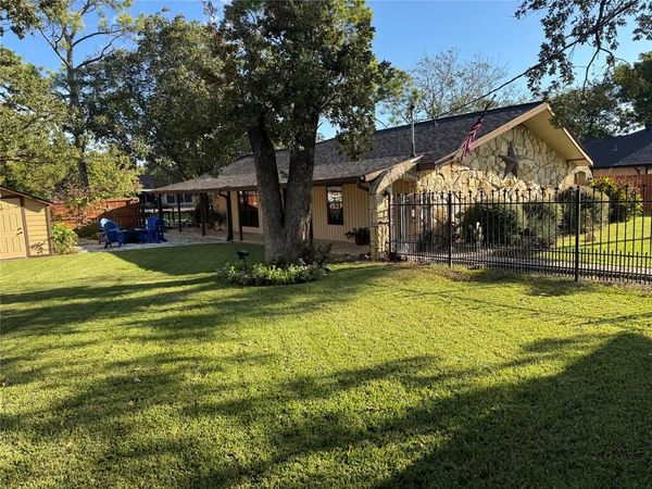 4015 Sioux Court, Granbury, TX 76048