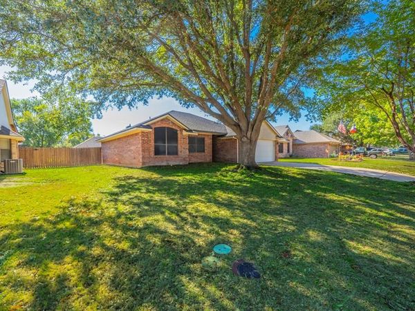 1507 Sunflower Lane , Granbury, TX 76048