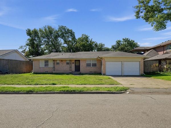 2910 Grove Street , Irving, TX 75060
