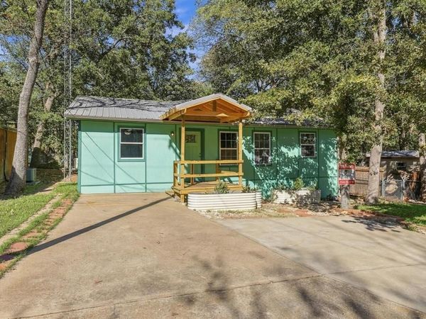 375 Sherman Drive , Pottsboro, TX 75076
