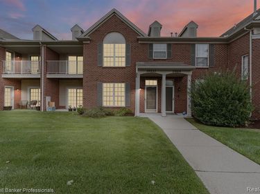 29822 Heritage Parkway, Warren, Mi 48092