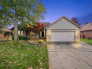 36704 Crimson Lane, New Baltimore, Mi 48047