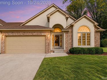 47230 Hunters Chase Drive, Macomb Township, Mi 48042