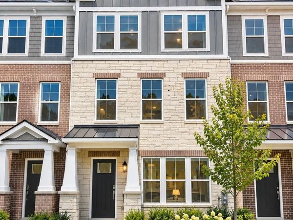 25335 Tolstoy Trail, Novi, Mi 48375