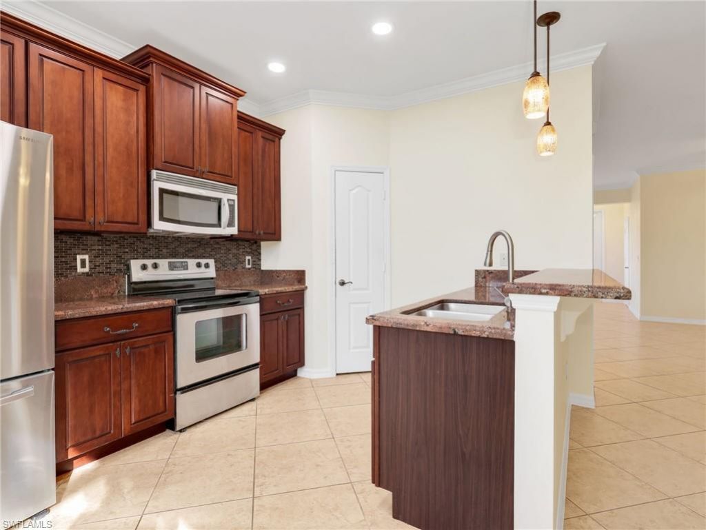 10101 Tin Maple Dr , Unit 122, Estero, FL 33928 Photo