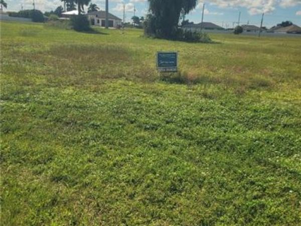 1718 NW 8th TER , Unit 52, CAPE CORAL, FL 33993