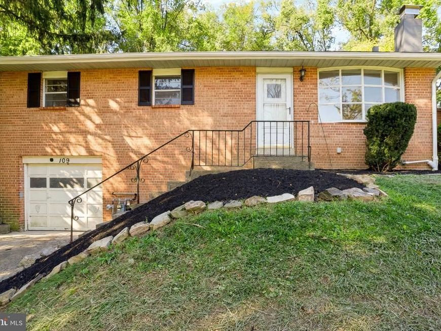 109 N Sporting Hill Road, Mechanicsburg, PA 17050 Main Photo