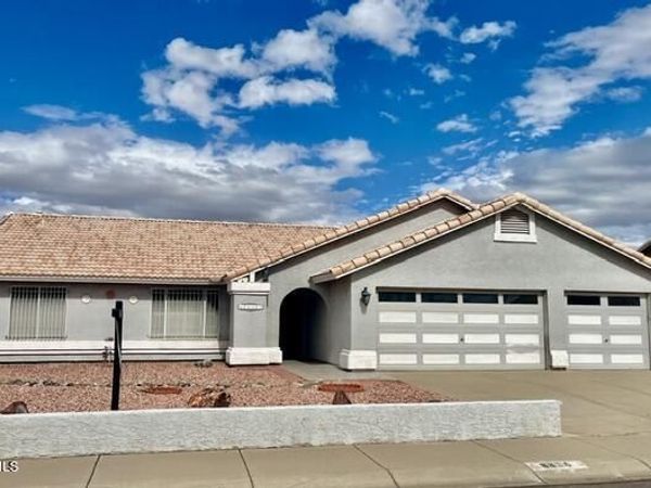 8836 W CHARTER OAK Road, Peoria, AZ 85381