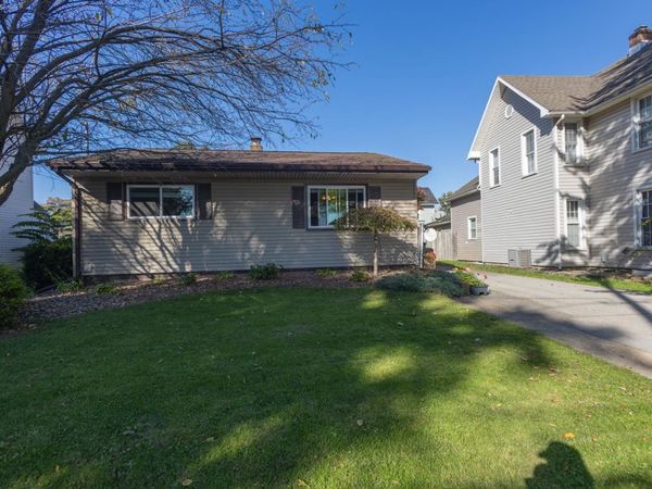 725 E Center Street, Bellevue, OH 44811