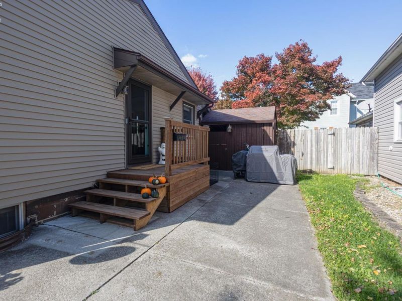 725 E Center Street, Bellevue, OH 44811 Photo 29