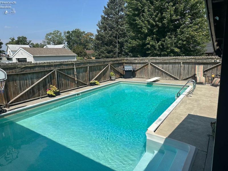 725 E Center Street, Bellevue, OH 44811 Photo 37