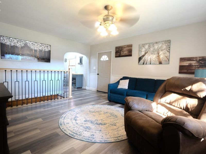 725 E Center Street, Bellevue, OH 44811 Photo 4