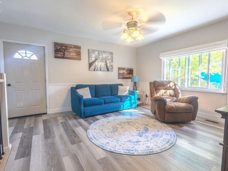 725 E Center Street, Bellevue, OH 44811 Photo 5
