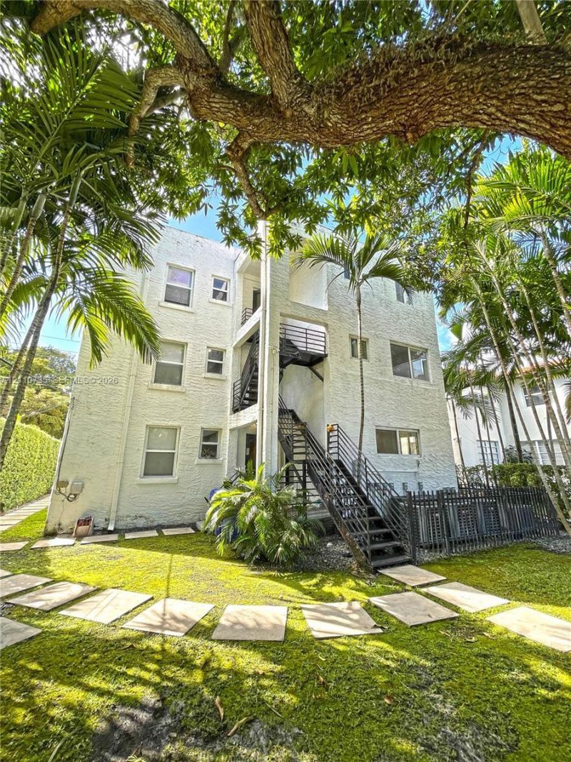 333 SW 30th Rd , Miami, FL 33129 Photo