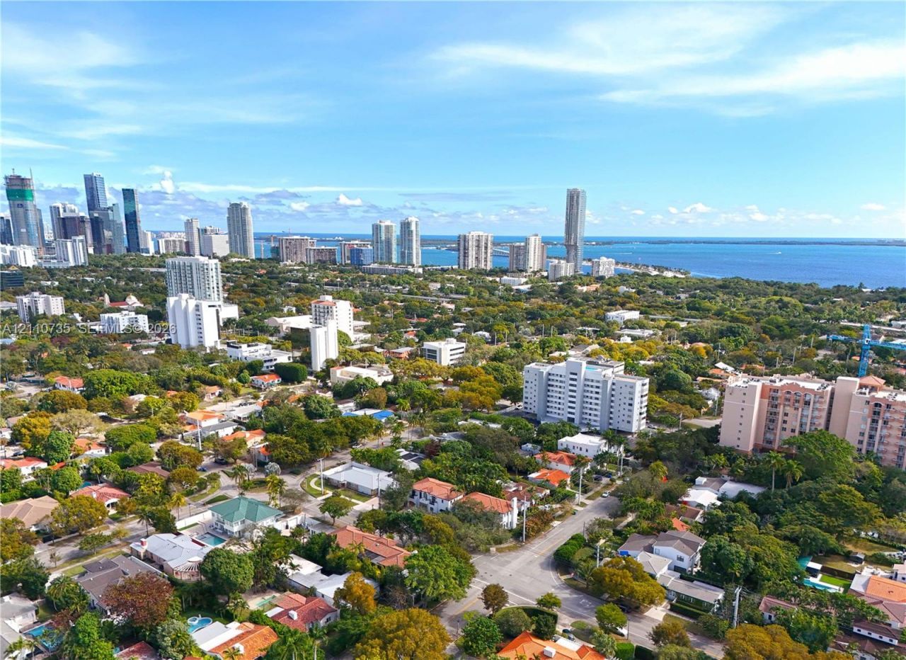 333 SW 30th Rd , Miami, FL 33129 Photo