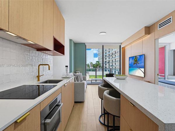 90 NE 32nd St , Unit 810, Miami, FL 33137