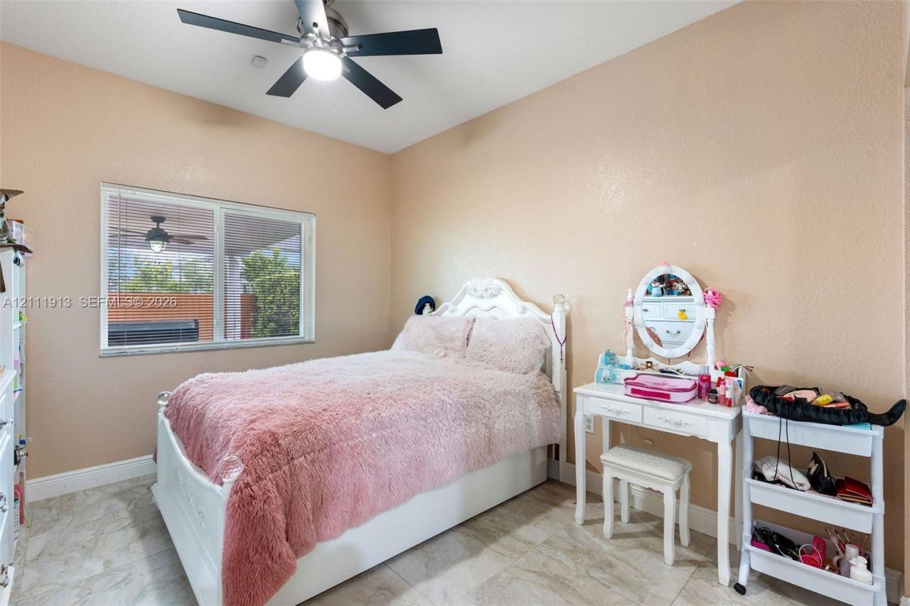 15717 SW 138th Ter, Miami, FL 33196 Photo