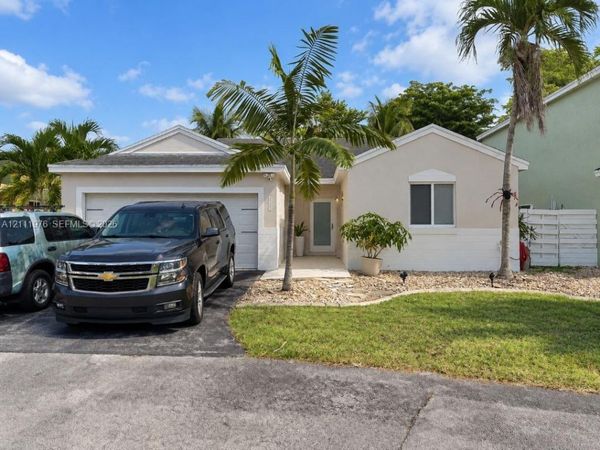 14505 SW 143rd Pl, Miami, FL 33186
