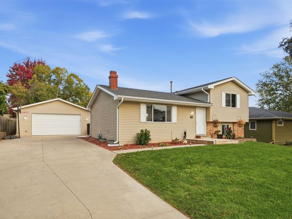 1007 4th Street SW, Altoona, IA 50009