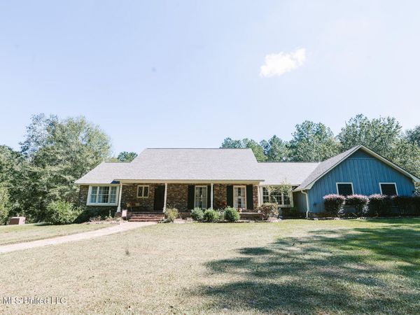 567 River Road Drive, Bogue Chitto, MS 39629