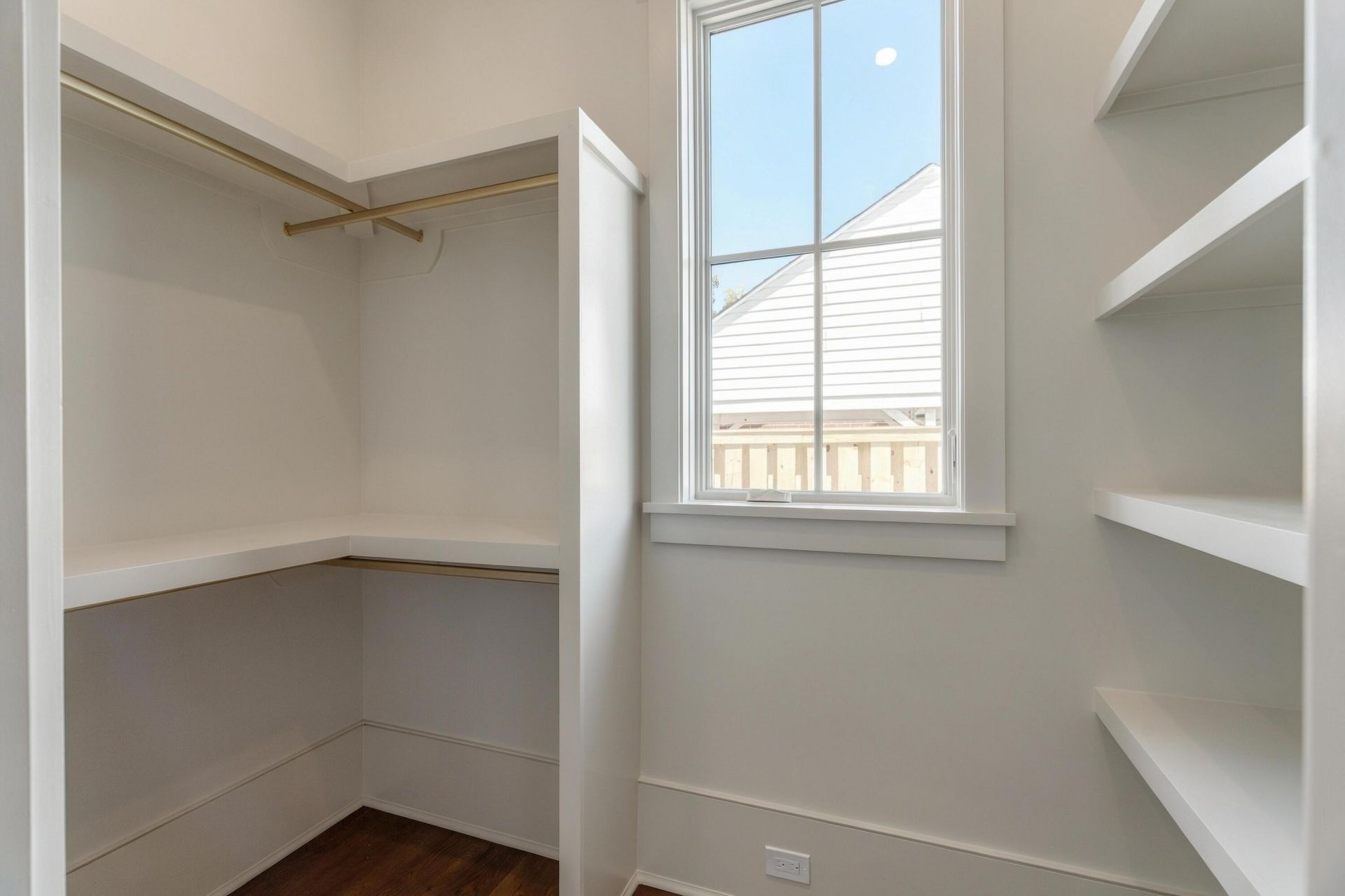 1447 Simmons Street Photo 31