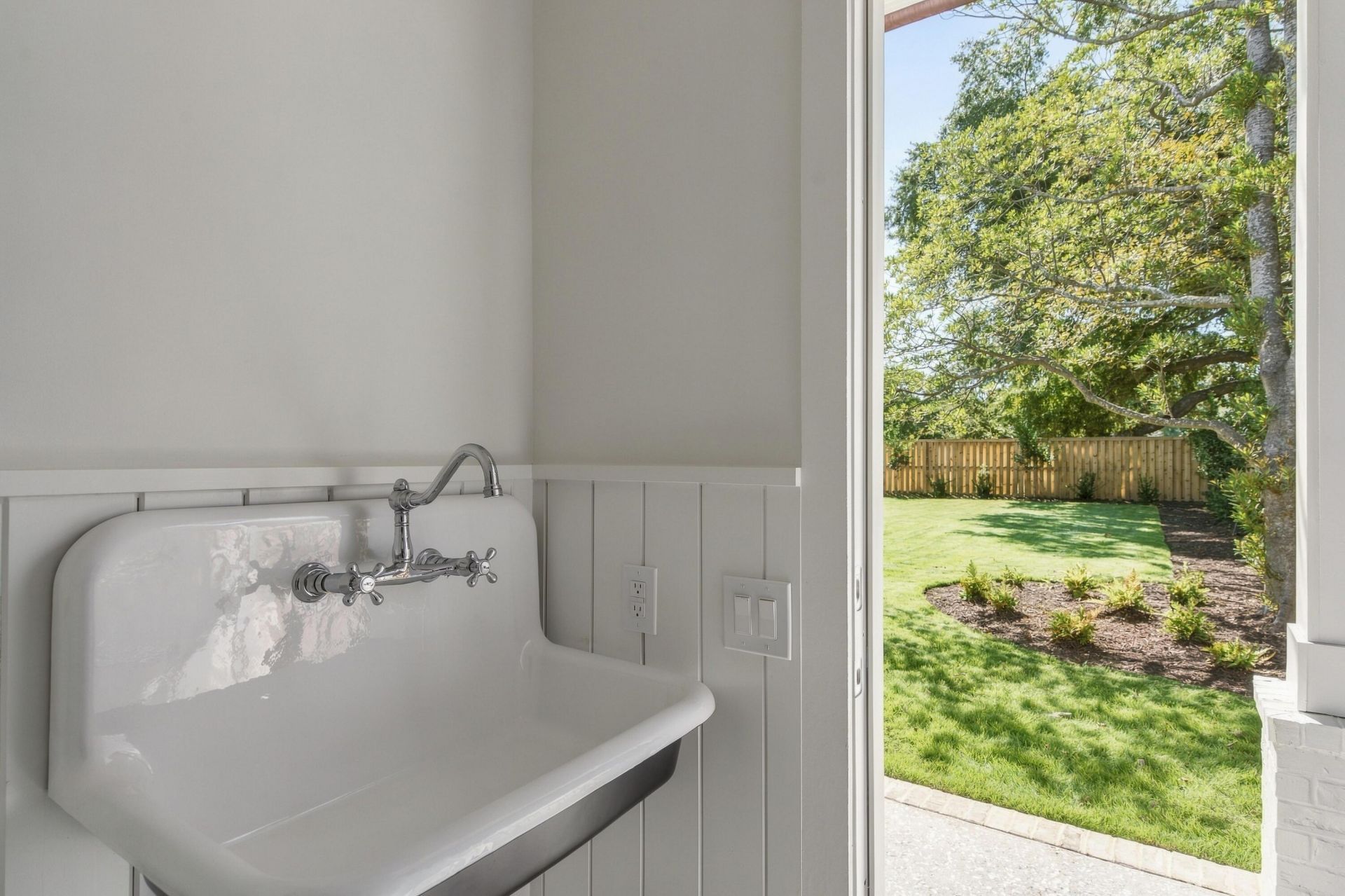 1447 Simmons Street Photo 74
