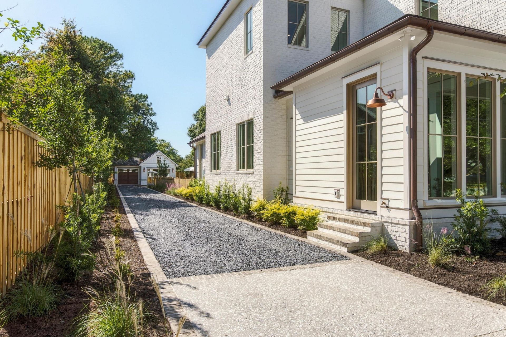 1447 Simmons Street Photo 8