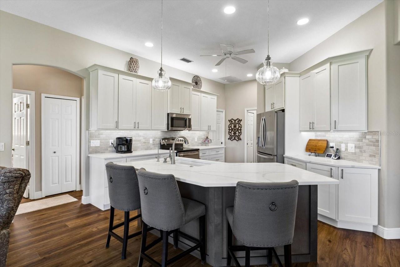 9921 Laurel Valley Avenue Circle, Bradenton, FL 34202 Photo