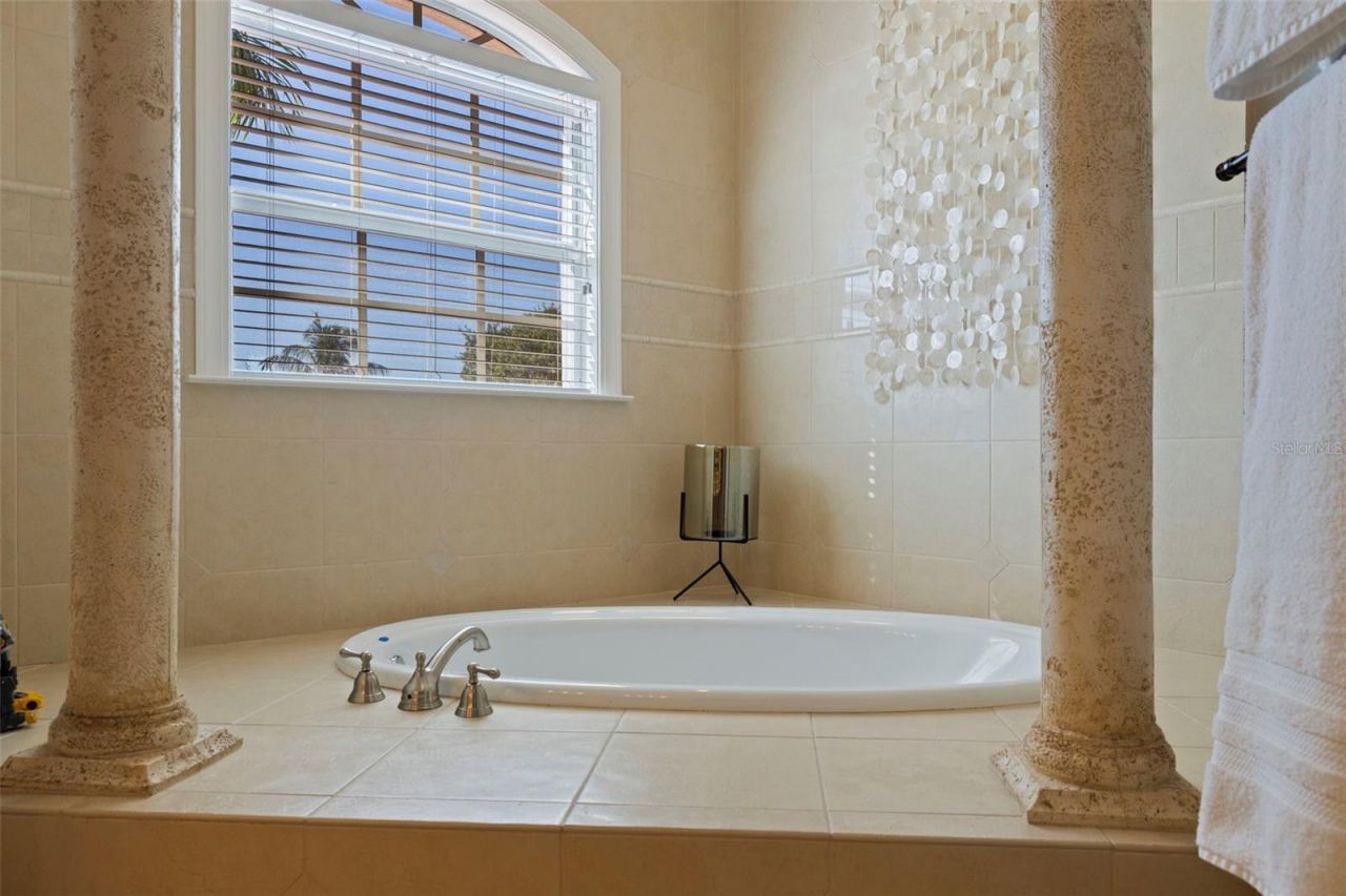 647 Santa Maria Drive, Tierra Verde, FL 33715 Photo