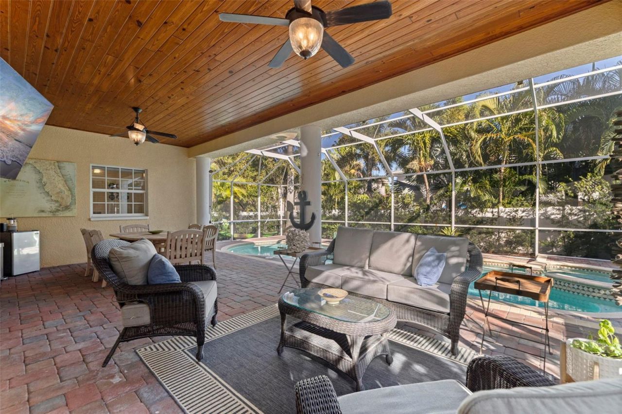 647 Santa Maria Drive, Tierra Verde, FL 33715 Photo