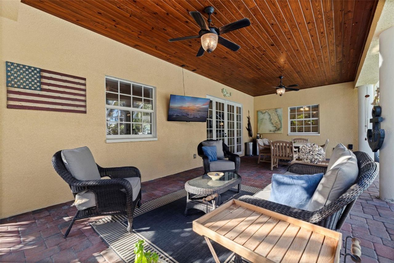 647 Santa Maria Drive, Tierra Verde, FL 33715 Photo