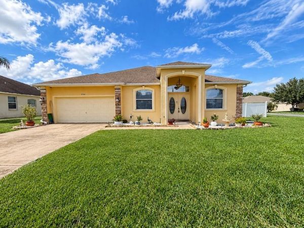 8166 WOODVINE CIRCLE , LAKELAND, FL 33810