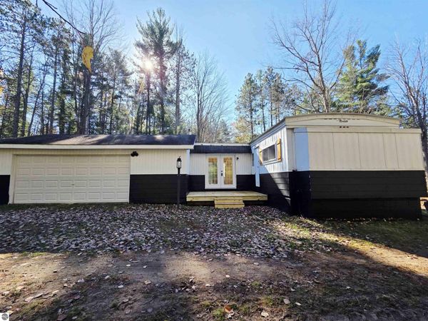 5260 Old 27 N, Frederic, MI 49733