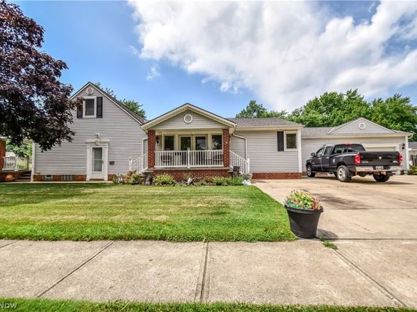 439 E 305th Street, Willowick, OH 44095