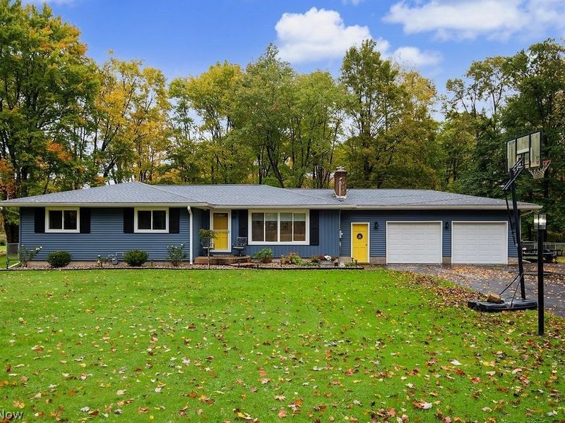 1533 Lake Drive, Hubbard, OH 44425 Photo 1
