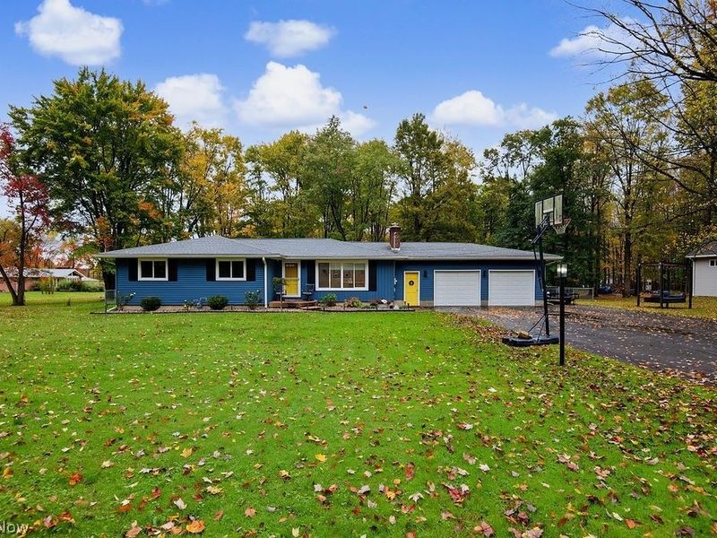 1533 Lake Drive, Hubbard, OH 44425 Photo 2