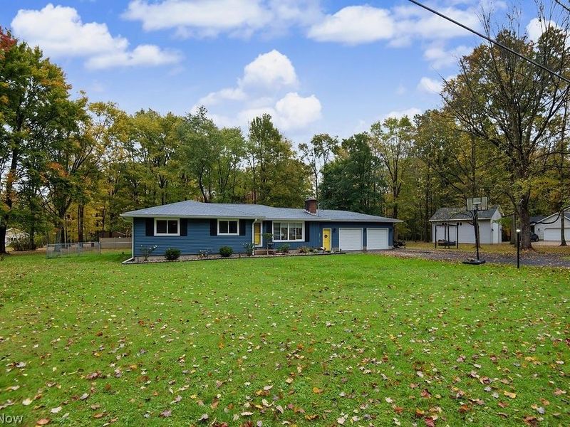 1533 Lake Drive, Hubbard, OH 44425 Photo 4