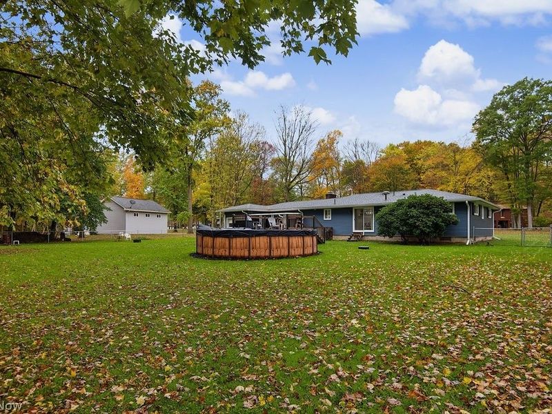 1533 Lake Drive, Hubbard, OH 44425 Photo 7