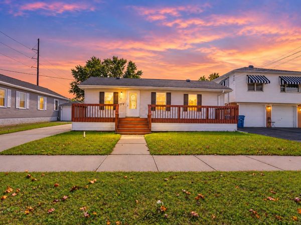 513 W Superior Street , Ottawa, IL 61350