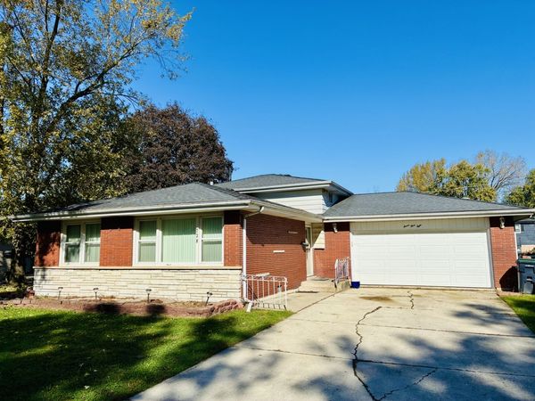 738 E 158th Street , South Holland, IL 60473