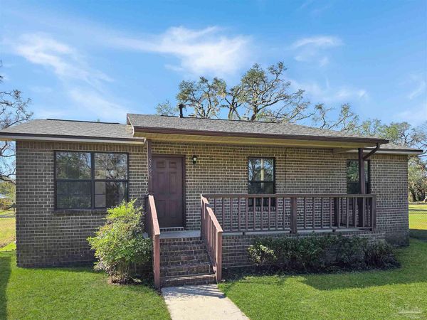 5595 Osceola St, Milton, FL 32570