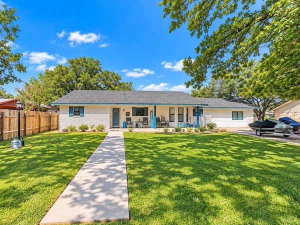 724 S Chaparral , Burnet, TX 78611