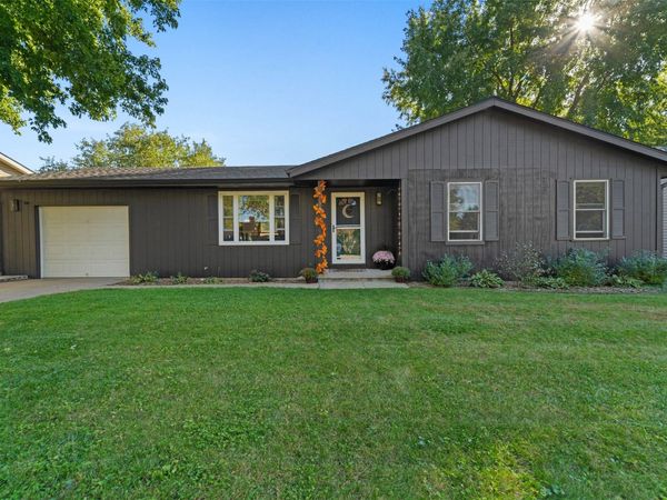 334 Maple Avenue, Nevada, IA 50201